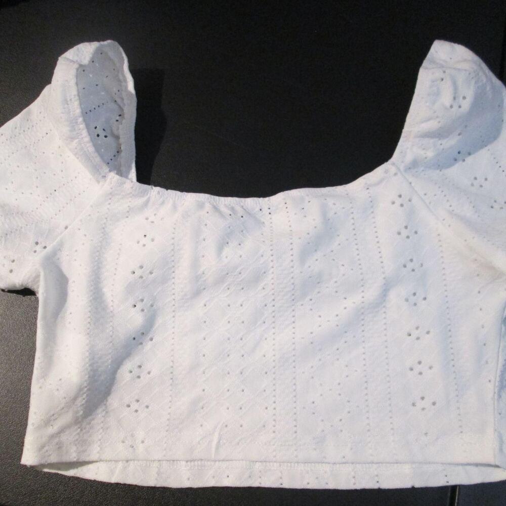 Jrs white lace half shirt shein sz small